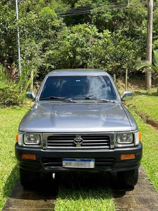 TOYOTA HILUX 2.8 SR5 4X4 CD 8V DIESEL 4P MANUAL